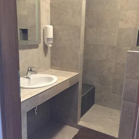 Balaton Kinizsi Couette-café 3*