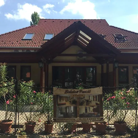 Balaton Kinizsi Couette-café