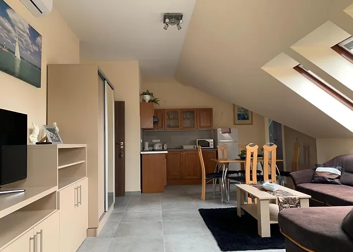 Balaton Kinizsi Nocleg ze śniadaniem 3*