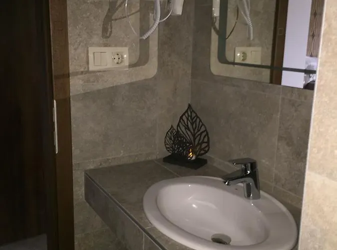 Balaton Kinizsi Bed and breakfast 3*